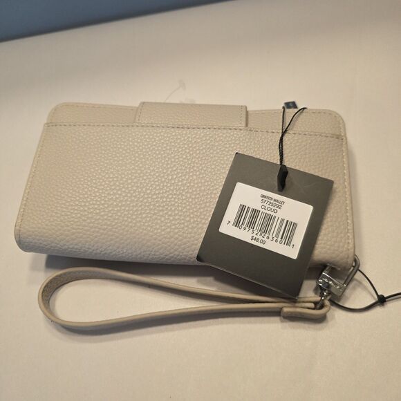 Tahari Bifold Wallet Wristlet NEW Multisection Cloud White Pebbled Faux Leather - Picture 5 of 13